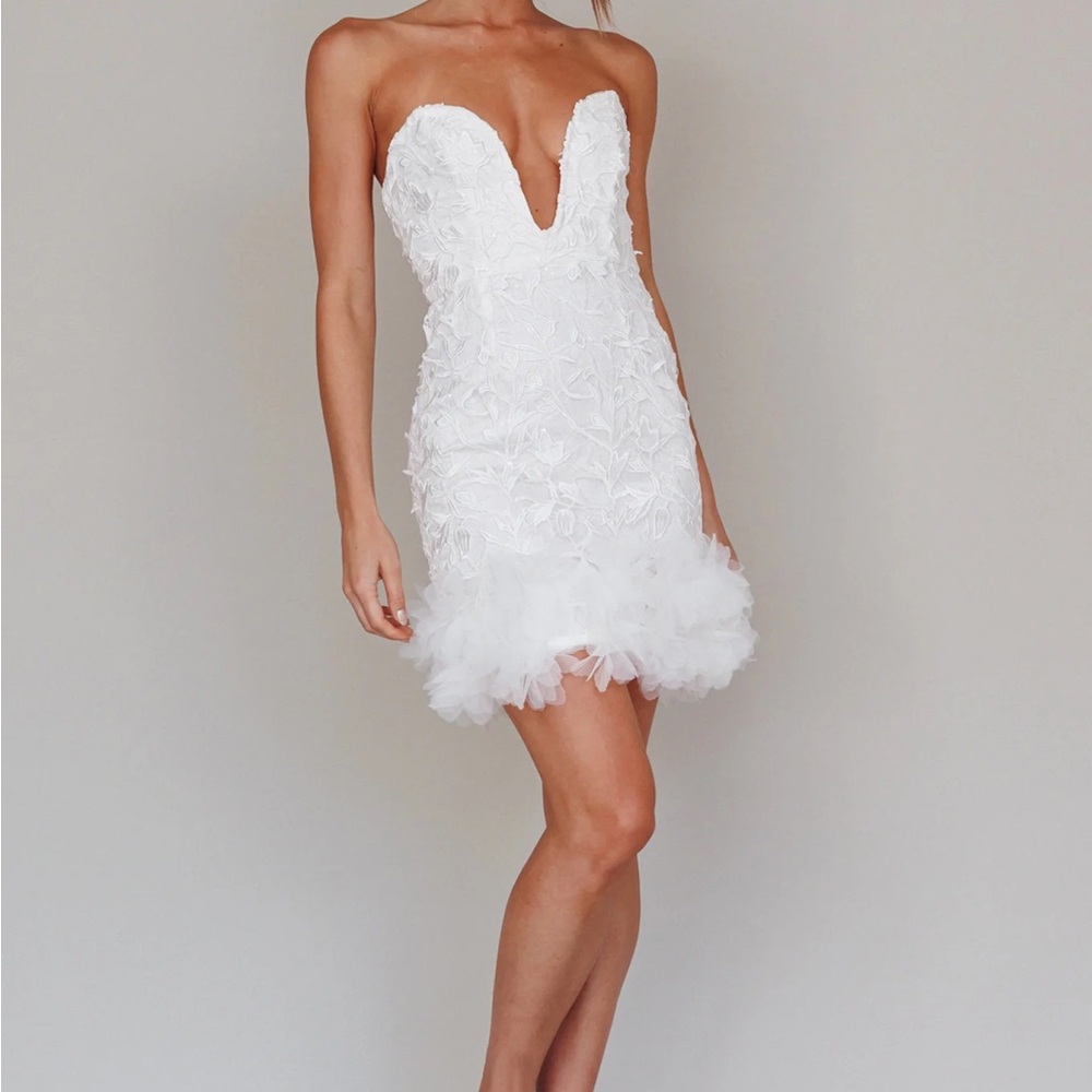 Selfie Leslie Strapless White Floral Dress